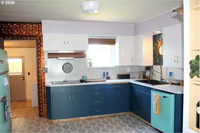 710 Broadway St, Baker City, OR 97814 - Photo 3