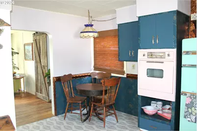 710 Broadway St, Baker City, OR 97814 - Photo 5