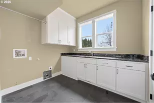 1930 Sterling Park Pl, Eugene, OR 97408 - Photo 19