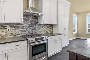 1930 Sterling Park Pl, Eugene, OR 97408 - Photo 15