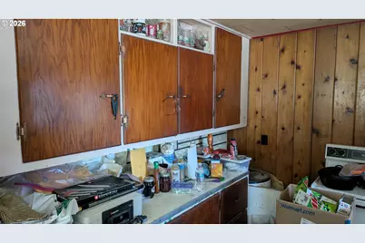 745 E 8th St, Coquille, OR 97423 - Photo 9