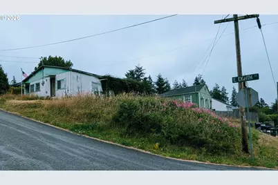 745 E 8th St, Coquille, OR 97423 - Photo 5