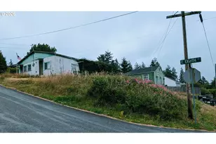 745 E 8th St, Coquille, OR 97423 - Photo 5