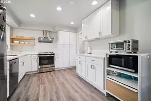 14622 NE Rose Pkwy, Portland, OR 97230 - Photo 13