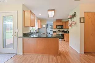 7502 SW Applegate Dr, Beaverton, OR 97007 - Photo 9