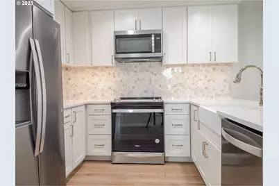 420 Elk Creek Rd #401, Cannon Beach, OR 97110 - Photo 15