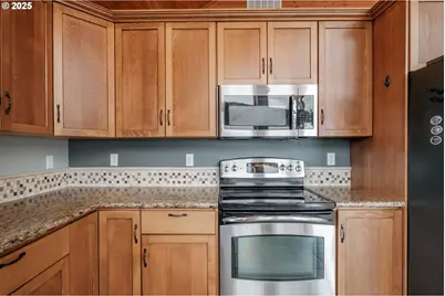 29109 Brownsville Rd, Brownsville, OR 97327 - Photo 9