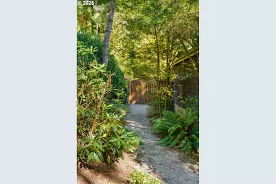 9 Bernini Ct, Lake Oswego, OR 97035 - Photo 35