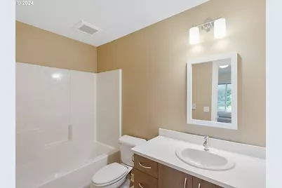 10827 E Burnside St, Portland, OR 97216 - Photo 17