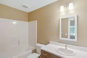 10827 E Burnside St, Portland, OR 97216 - Photo 17