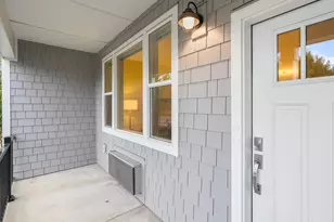 10827 E Burnside St, Portland, OR 97216 - Photo 5