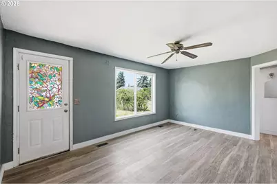 5135 C St, Springfield, OR 97478 - Photo 3