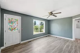 5135 C St, Springfield, OR 97478 - Photo 3