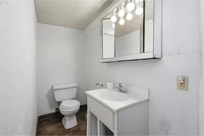 5135 C St, Springfield, OR 97478 - Photo 15