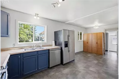 5135 C St, Springfield, OR 97478 - Photo 11
