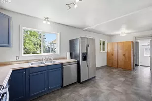 5135 C St, Springfield, OR 97478 - Photo 11