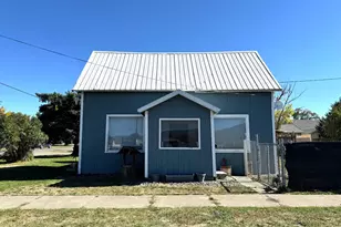 209 N River St, Enterprise, OR 97828 - Photo 3