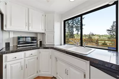 3945 Spring Blvd, Eugene, OR 97405 - Photo 17