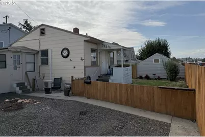 515 SE 4th St, Pendleton, OR 97801 - Photo 13