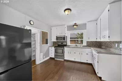 289 Harbor St, Florence, OR 97439 - Photo 17