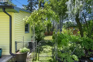 1306 E 18th St, The Dalles, OR 97058 - Photo 43