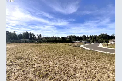 1045 Park Pl, Coos Bay, OR 97420 - Photo 13