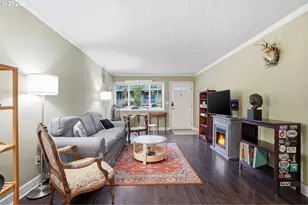 1015 SW Bertha Blvd, Portland, OR 97219 - Photo 3