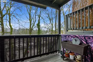 1015 SW Bertha Blvd, Portland, OR 97219 - Photo 13