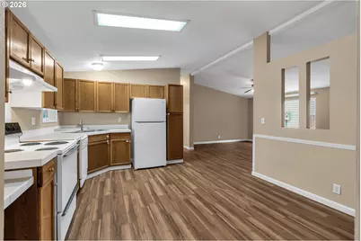521 NE Mariners Loop, Portland, OR 97211 - Photo 9
