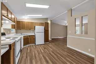 521 NE Mariners Loop, Portland, OR 97211 - Photo 9