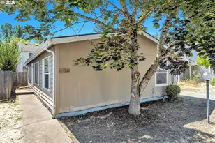 521 NE Mariners Loop, Portland, OR 97211 - Photo 3