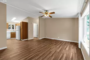 521 NE Mariners Loop, Portland, OR 97211 - Photo 5
