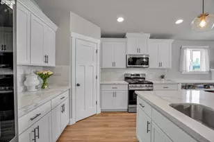 1448 SW 11th St, Dallas, OR 97338 - Photo 9