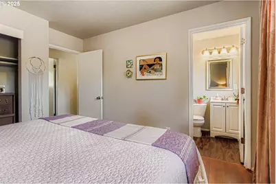 16646 SE Ankeny St, Portland, OR 97233 - Photo 15