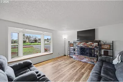 777 N 11th St, Cottage Grove, OR 97424 - Photo 7