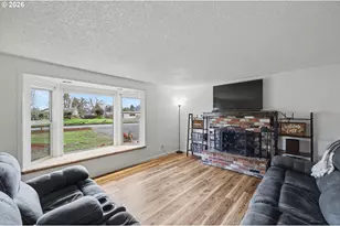 777 N 11th St, Cottage Grove, OR 97424 - Photo 7