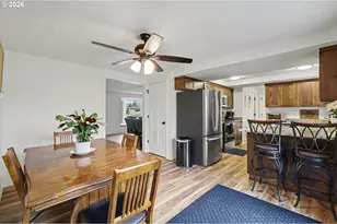 777 N 11th St, Cottage Grove, OR 97424 - Photo 9