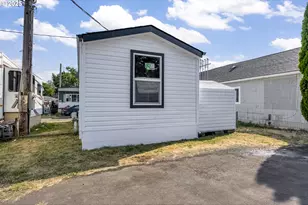 12726 SE Division St, Portland, OR 97236 - Photo 25