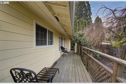 11612 SW 49th Ave, Portland, OR 97219 - Photo 3