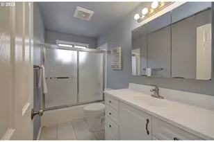 11612 SW 49th Ave, Portland, OR 97219 - Photo 13