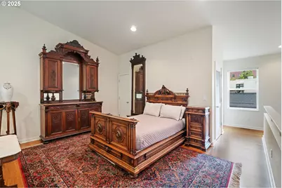1135 NW Irving St, Portland, OR 97209 - Photo 25