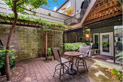 1135 NW Irving St, Portland, OR 97209 - Photo 17