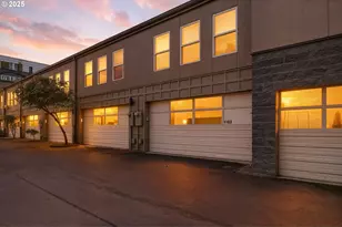 1135 NW Irving St, Portland, OR 97209 - Photo 35