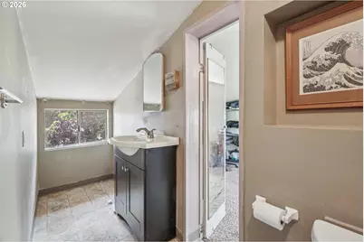 5629 SE Center St, Portland, OR 97206 - Photo 29