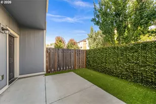 428 NE Patricia Ann Pl, Hillsboro, OR 97006 - Photo 37