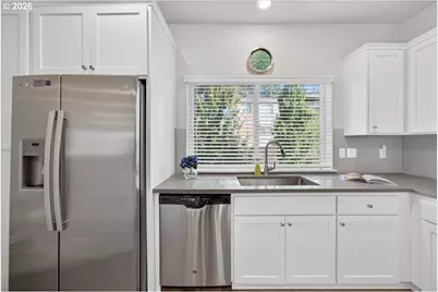 428 NE Patricia Ann Pl, Hillsboro, OR 97006 - Photo 17