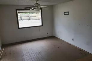 132 NE Sawyers Ln, Roseburg, OR 97470 - Photo 15