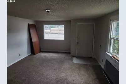 132 NE Sawyers Ln, Roseburg, OR 97470 - Photo 15