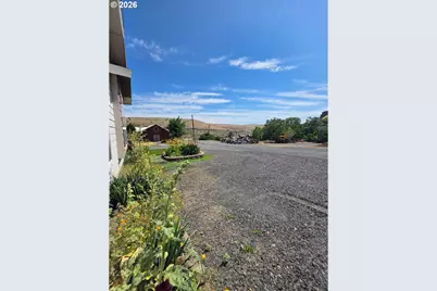 624 Dufur Ave, Maupin, OR 97037 - Photo 31
