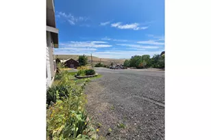 624 Dufur Ave, Maupin, OR 97037 - Photo 31